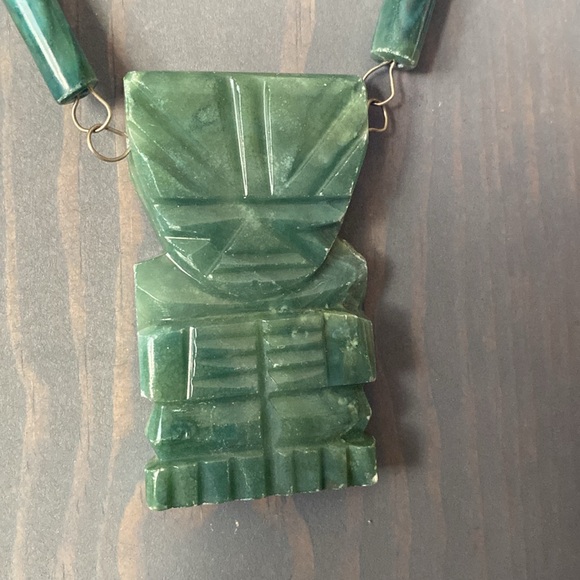 Mexican onyx stone figure necklace. Vintage 1970s. Read description for flaws. 💚 - Picture 2 of 8